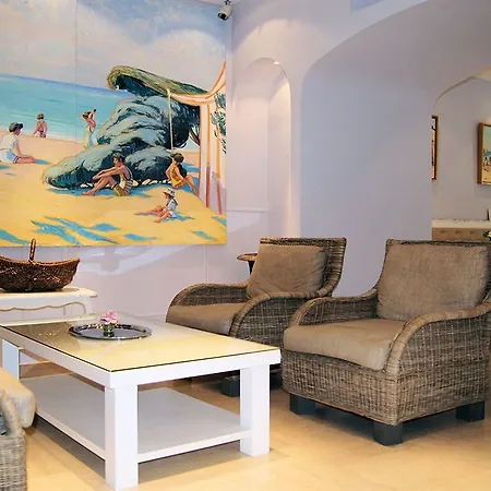 Hotel De Provence 3*