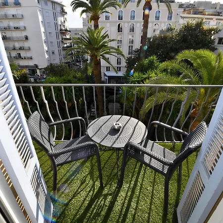 Hotel De Provence 3*